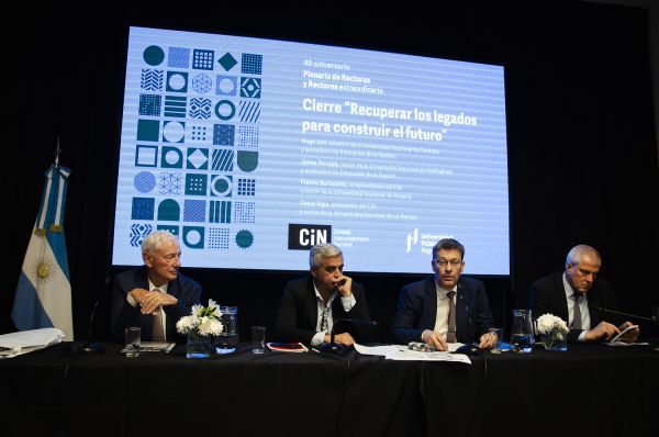 2025 12 02 PLENARIO 40 ANOS 0574